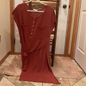 Gal colored dressy tee